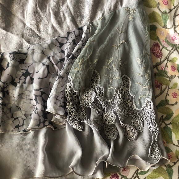 Vintage 90s Grey floral maxi asymmetrical ruffle tiered skirt - Picture 3 of 8